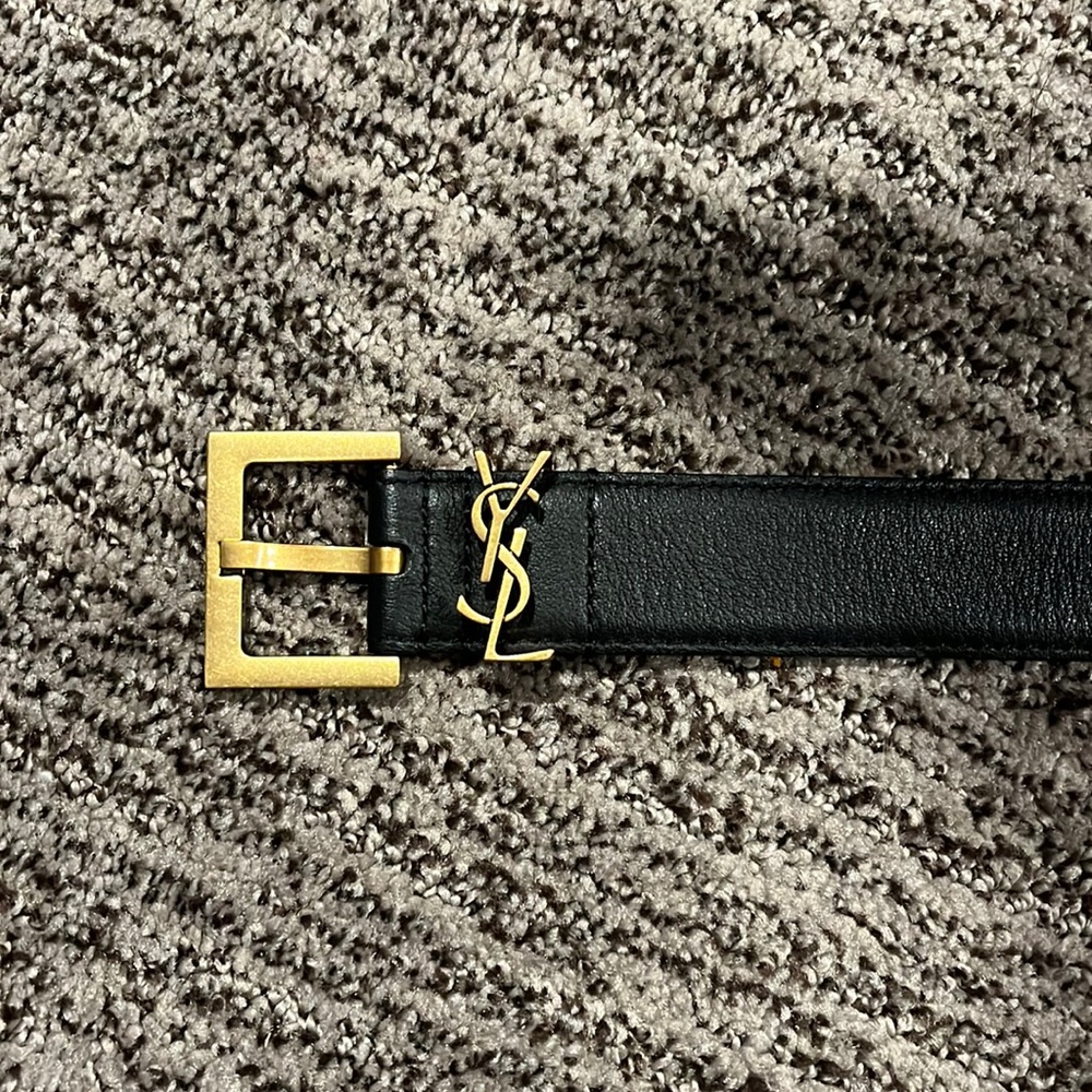 100% authentic great condition women’s YSL belt